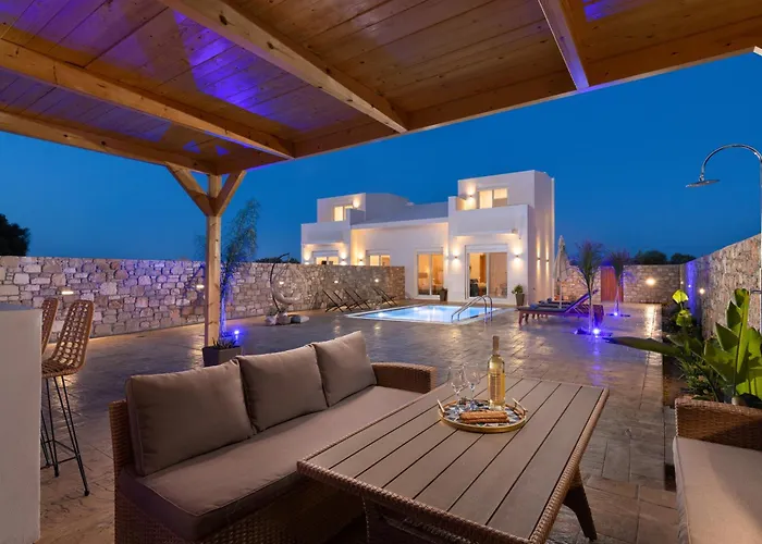 Amora Pool Villas